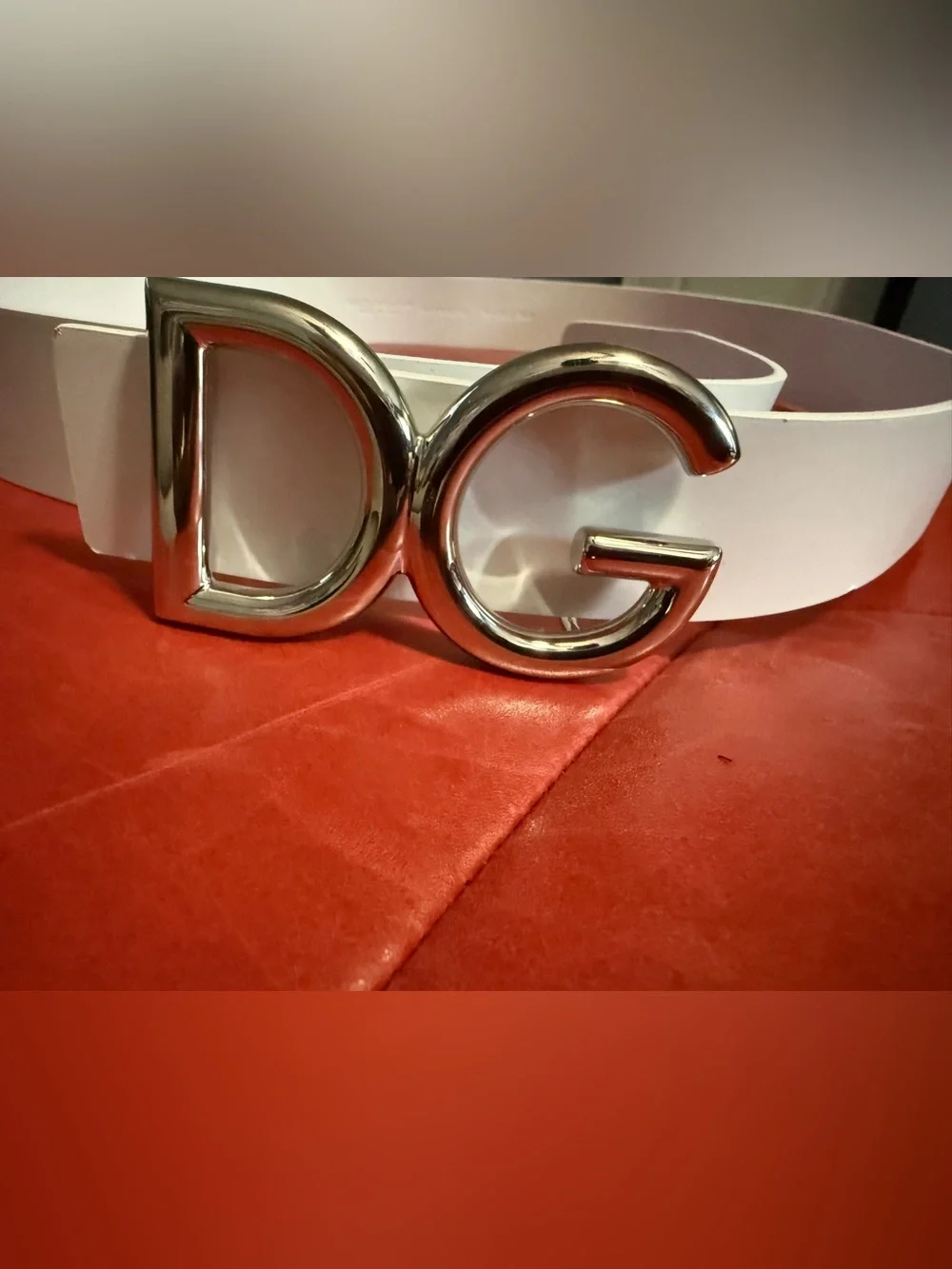 Dolce & Gabbana White DG Logo Leather Belt - size 105 / 42 “
